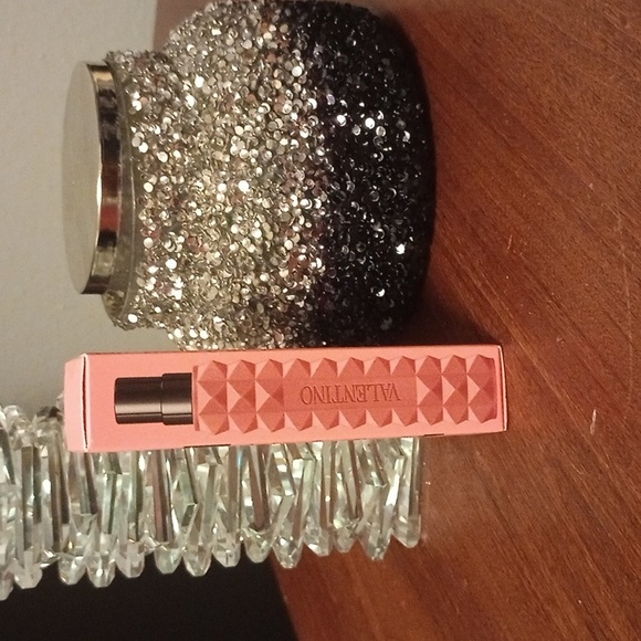 Valentino Donna Born in Roma Intense Eau de Parfum Travel Spray, New In Sealed B - Picture 3 of 4